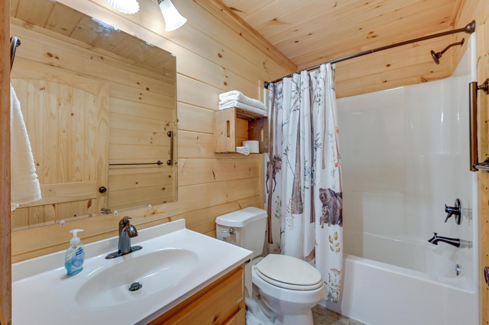 Warm And Cozy Cabin With Deck On Top Of The Blue Ridge Fancy Gap Esterno foto