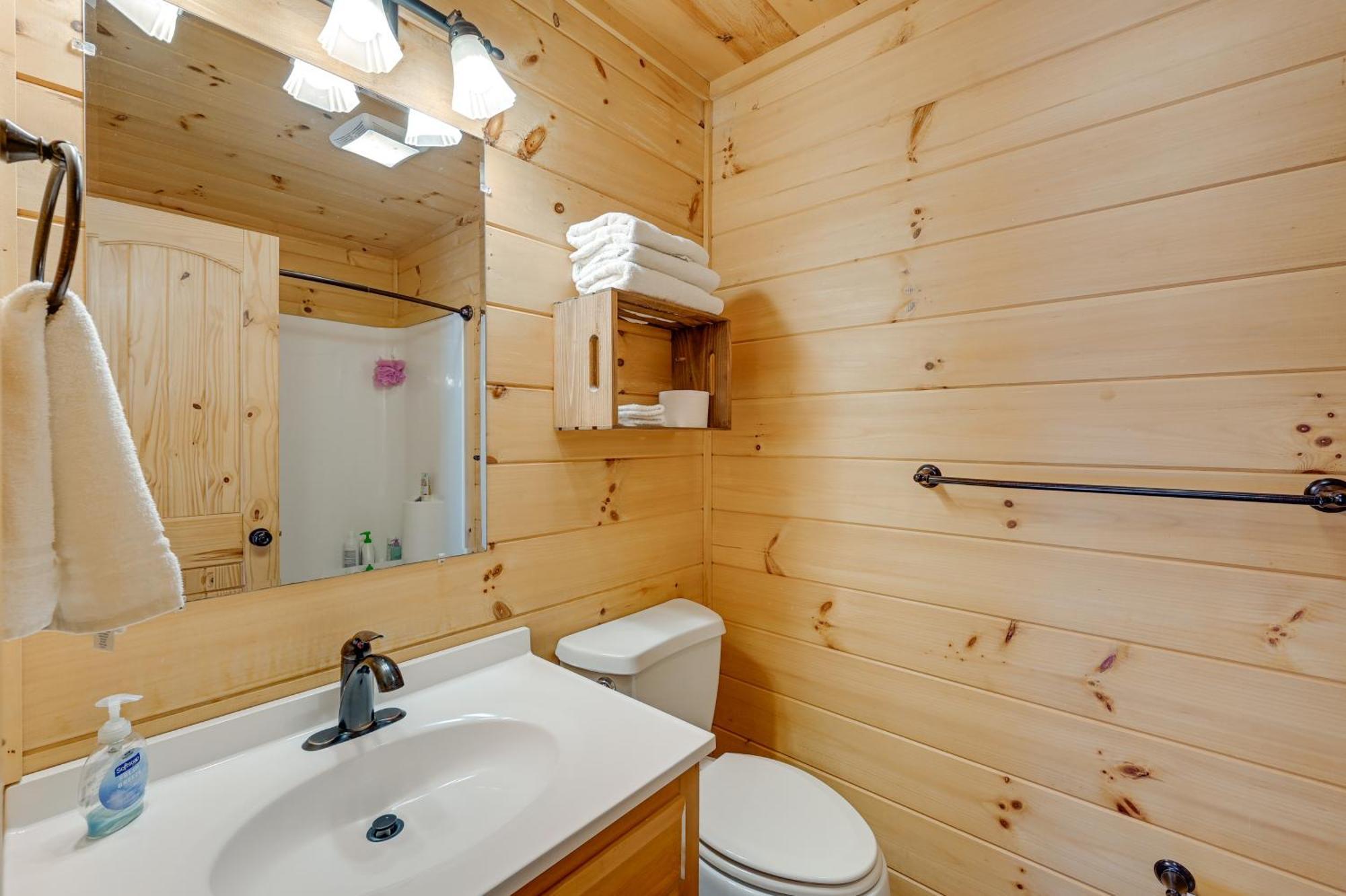 Warm And Cozy Cabin With Deck On Top Of The Blue Ridge Fancy Gap Esterno foto